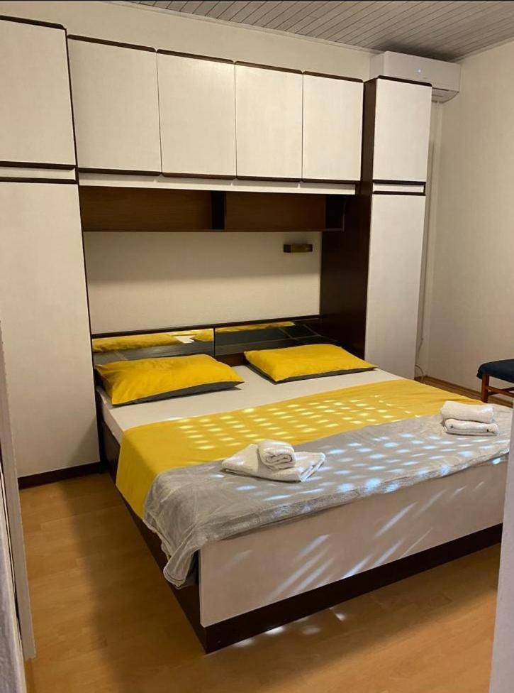 Apartment Marsic & *